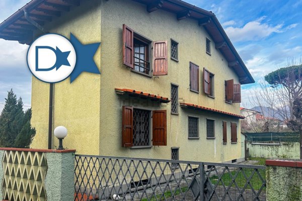 casa indipendente in vendita a Forte dei Marmi