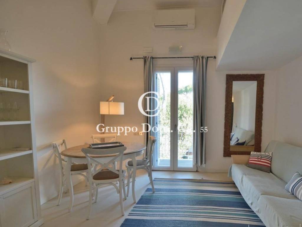 appartamento in vendita a Forte dei Marmi in zona Roma Imperiale