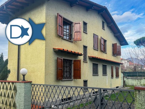 casa indipendente in vendita a Forte dei Marmi