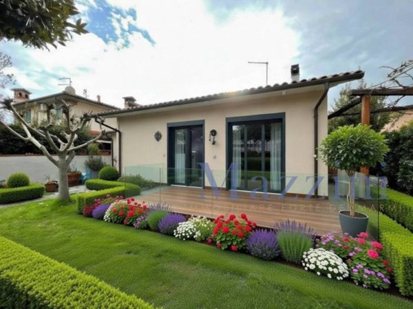 casa indipendente in vendita a Forte dei Marmi