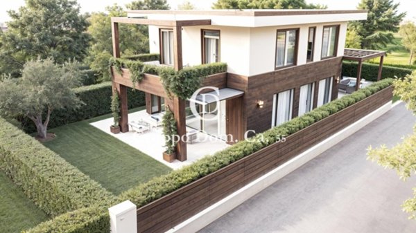 casa indipendente in vendita a Forte dei Marmi in zona Roma Imperiale