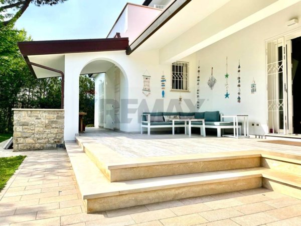 casa indipendente in vendita a Forte dei Marmi