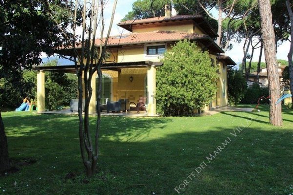 casa indipendente in vendita a Forte dei Marmi
