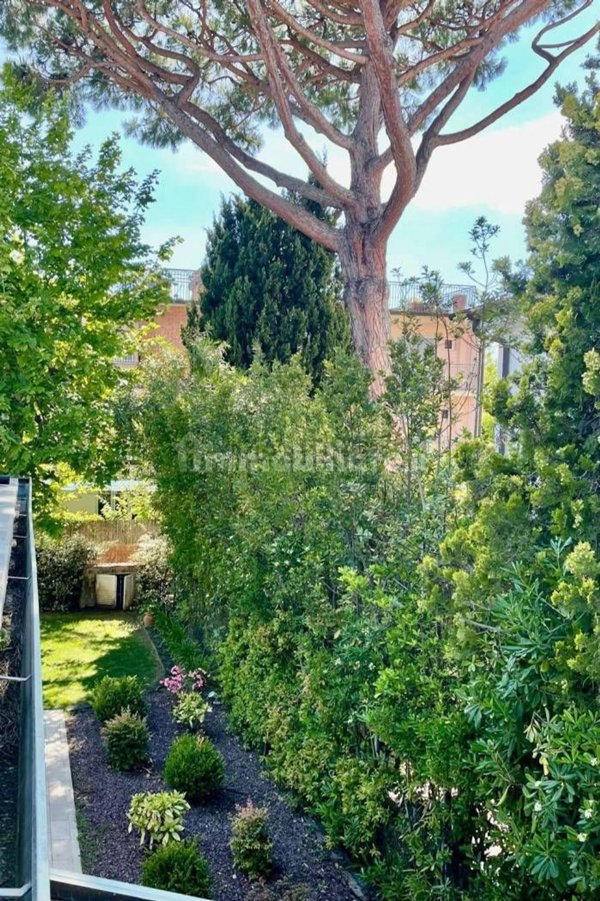 casa indipendente in vendita a Forte dei Marmi
