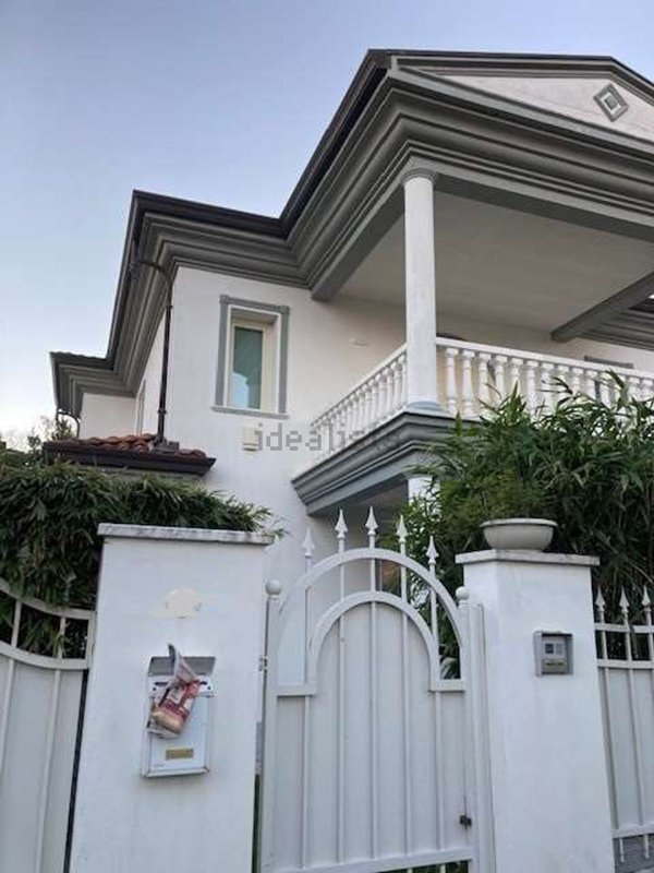 casa indipendente in vendita a Forte dei Marmi