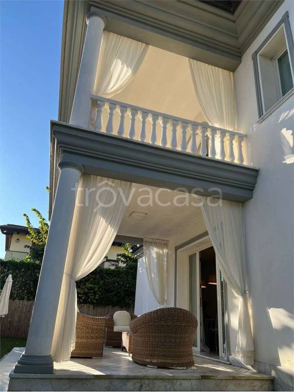 casa indipendente in vendita a Forte dei Marmi
