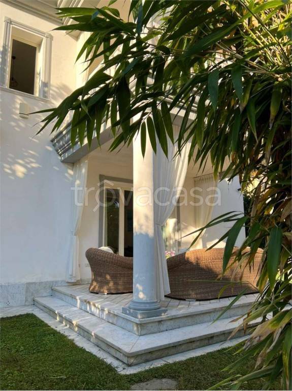 casa indipendente in vendita a Forte dei Marmi