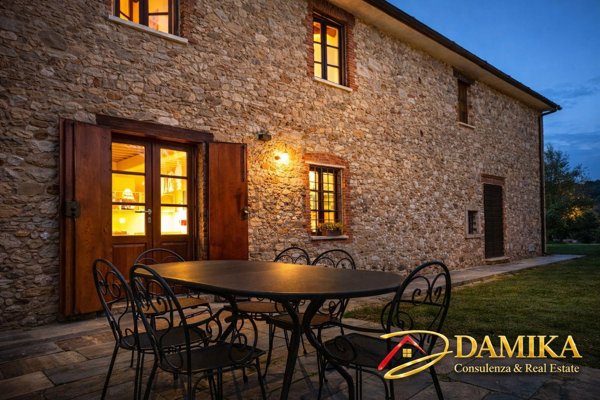 casa indipendente in vendita a Forte dei Marmi