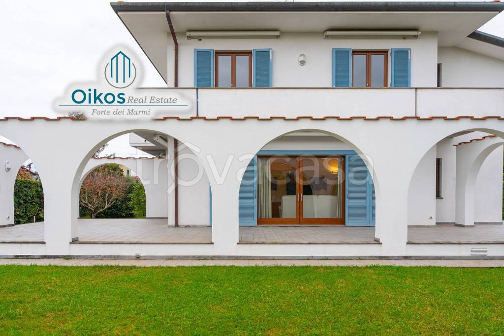 casa indipendente in vendita a Forte dei Marmi