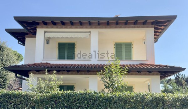 casa indipendente in vendita a Forte dei Marmi in zona Vittoria Apuana