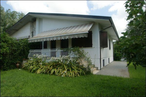 esavano in vendita a Forte dei Marmi