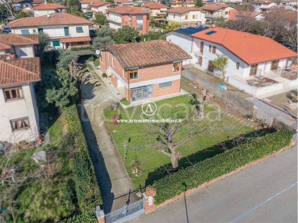 casa indipendente in vendita a Forte dei Marmi in zona Vaiana
