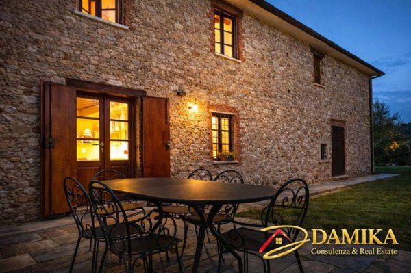 casa indipendente in vendita a Forte dei Marmi