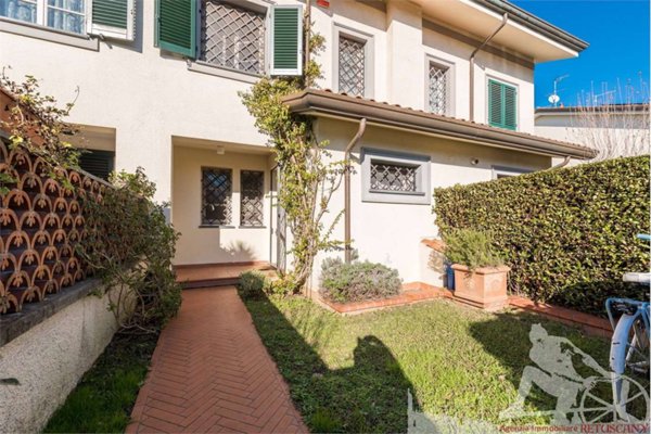 casa indipendente in vendita a Forte dei Marmi