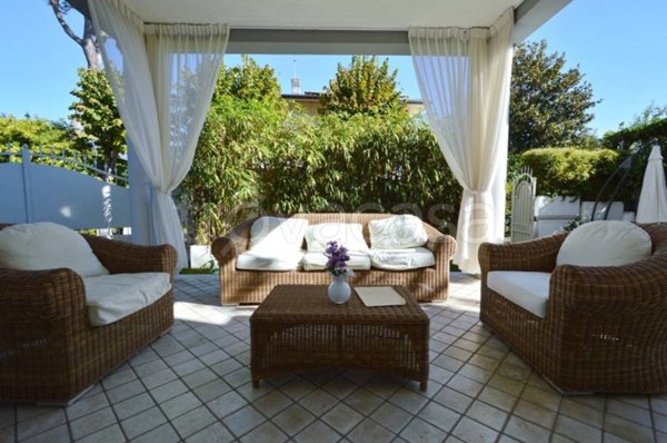 casa indipendente in vendita a Forte dei Marmi