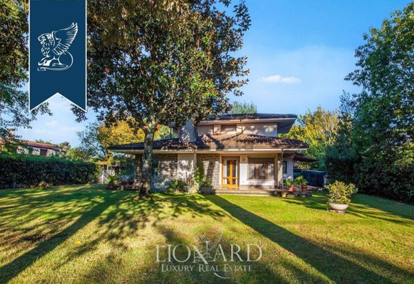 casa indipendente in vendita a Forte dei Marmi in zona Roma Imperiale