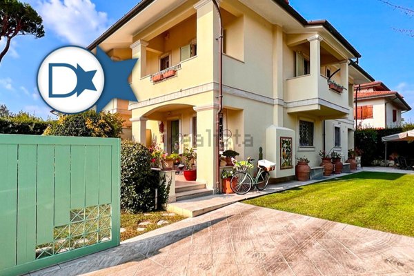 casa indipendente in vendita a Forte dei Marmi