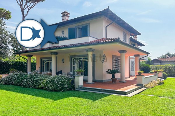 casa indipendente in vendita a Forte dei Marmi in zona Vittoria Apuana