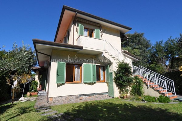 casa indipendente in vendita a Forte dei Marmi
