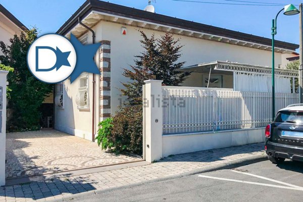 casa indipendente in vendita a Forte dei Marmi