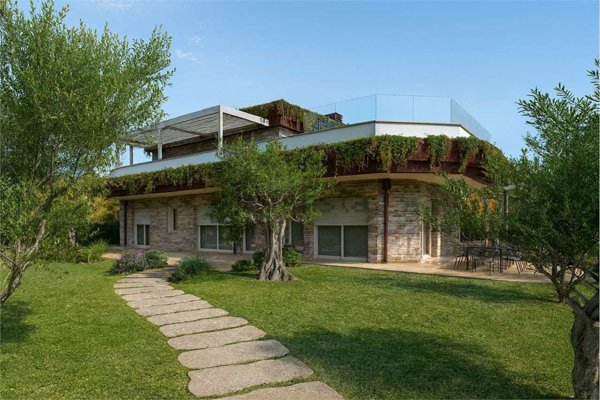 casa indipendente in vendita a Forte dei Marmi in zona Vittoria Apuana