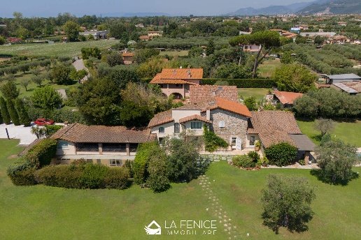 casa indipendente in vendita a Forte dei Marmi