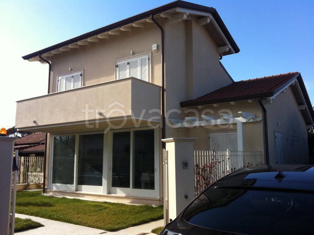 casa indipendente in vendita a Forte dei Marmi