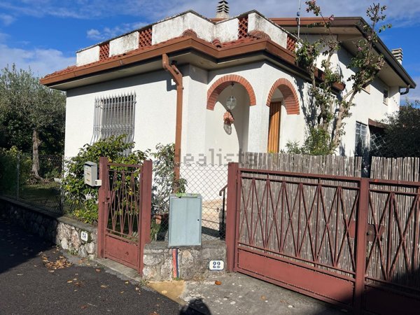 casa indipendente in vendita a Forte dei Marmi