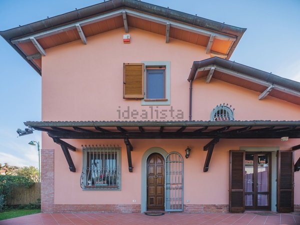casa indipendente in vendita a Forte dei Marmi