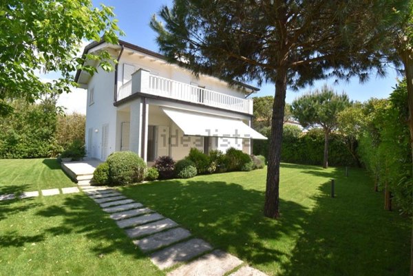 casa indipendente in vendita a Forte dei Marmi