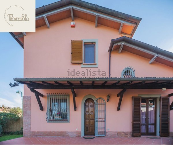 casa indipendente in vendita a Forte dei Marmi in zona Vittoria Apuana