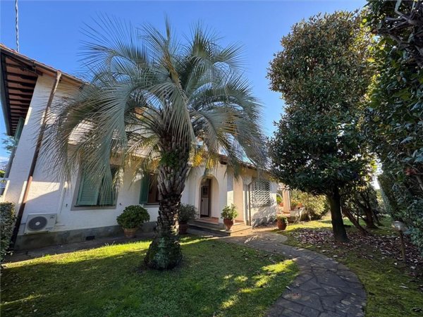 casa indipendente in vendita a Forte dei Marmi