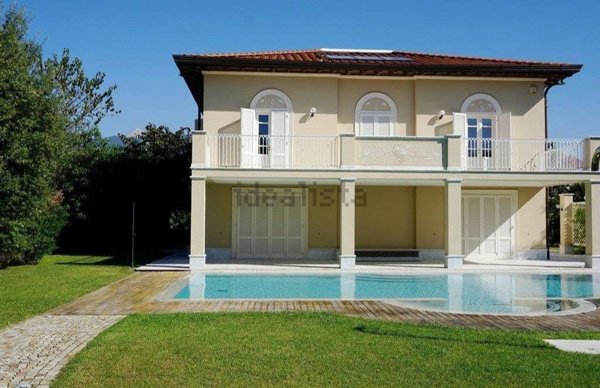 casa indipendente in vendita a Forte dei Marmi in zona Vittoria Apuana