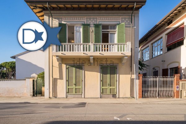casa indipendente in vendita a Forte dei Marmi