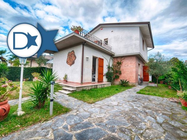 casa indipendente in vendita a Forte dei Marmi