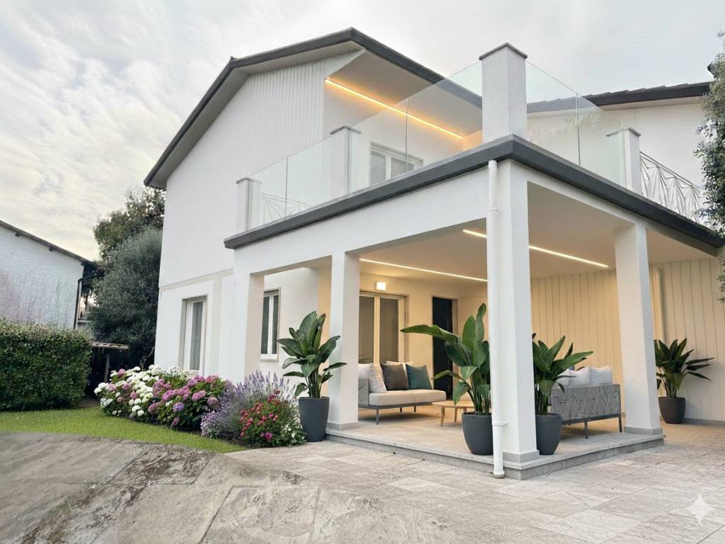 casa indipendente in vendita a Forte dei Marmi