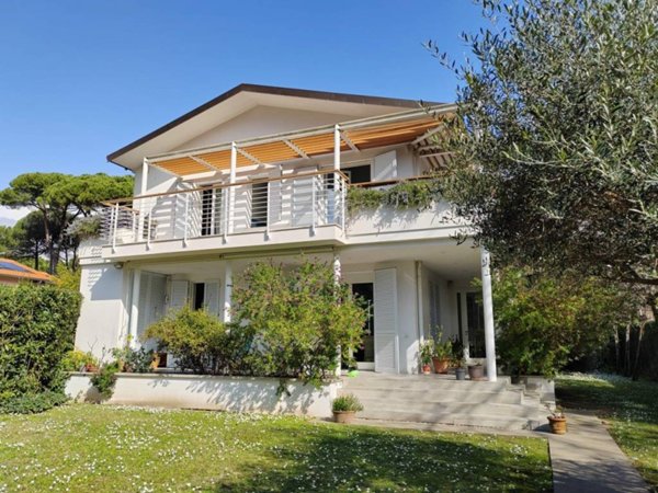 casa indipendente in vendita a Forte dei Marmi