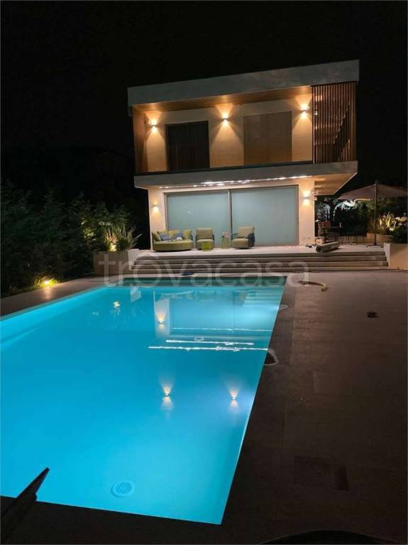 casa indipendente in vendita a Forte dei Marmi