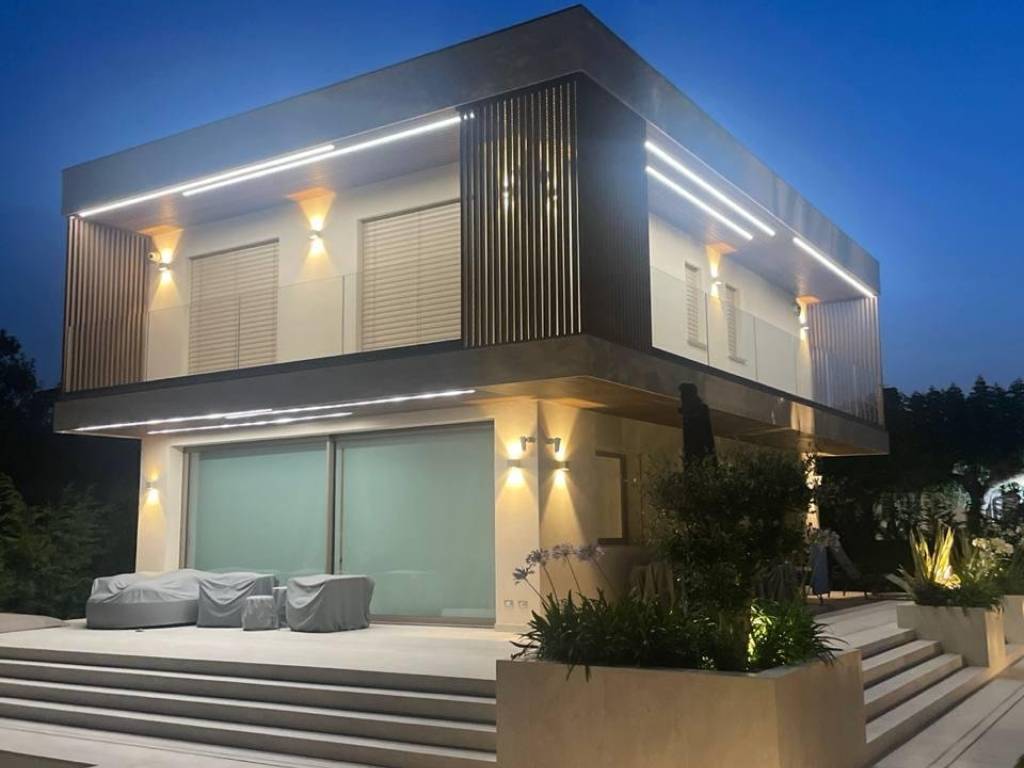 casa indipendente in vendita a Forte dei Marmi in zona Vittoria Apuana