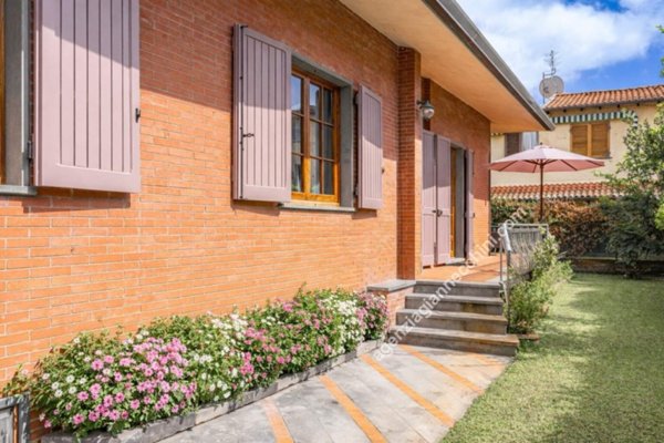 casa indipendente in vendita a Forte dei Marmi