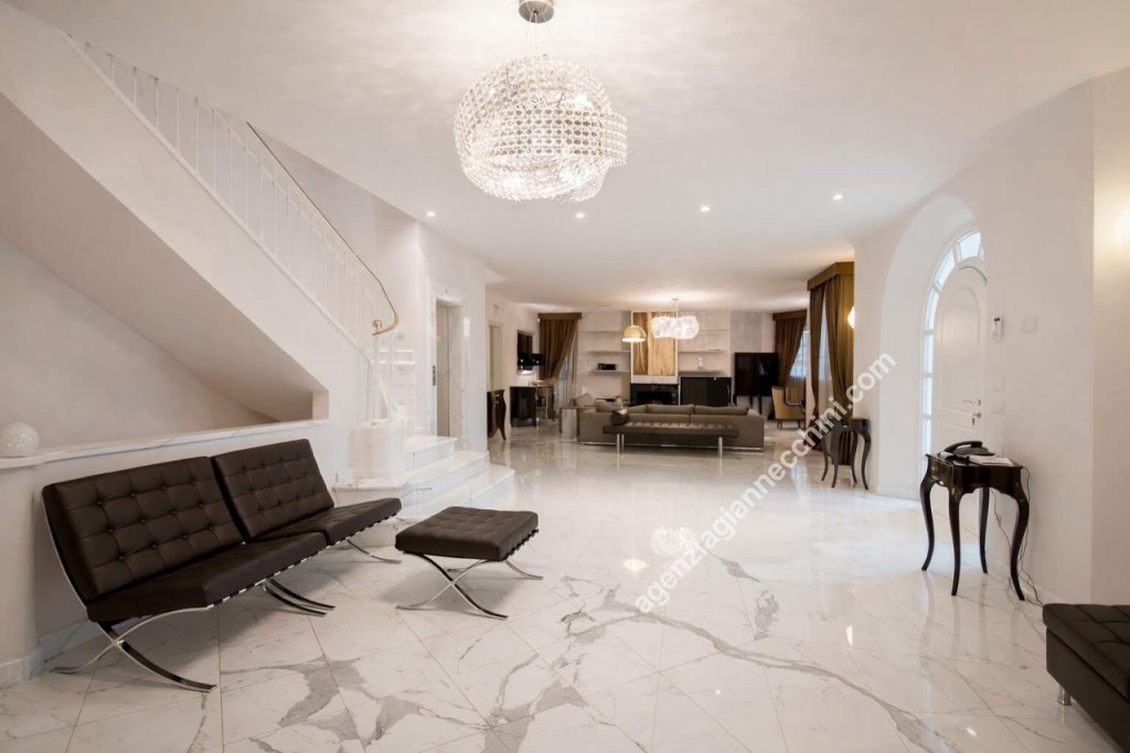 casa indipendente in vendita a Forte dei Marmi in zona Vittoria Apuana