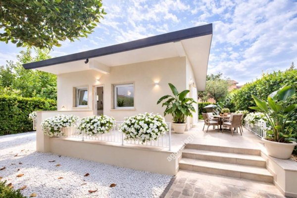 casa indipendente in vendita a Forte dei Marmi