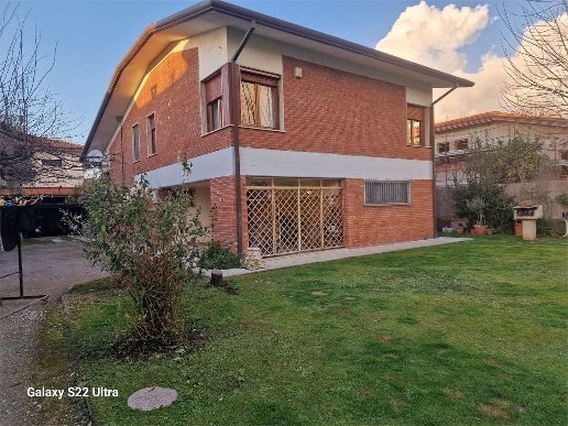casa indipendente in vendita a Forte dei Marmi in zona Vaiana