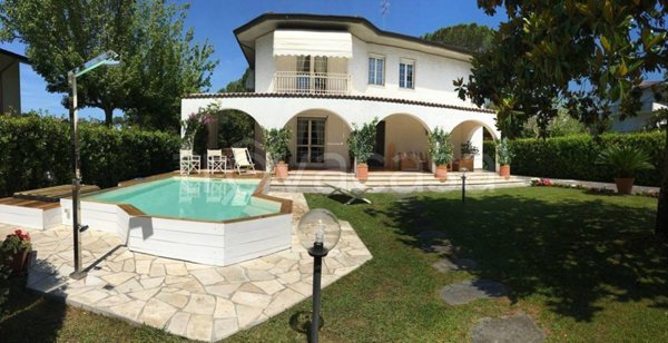casa indipendente in vendita a Forte dei Marmi