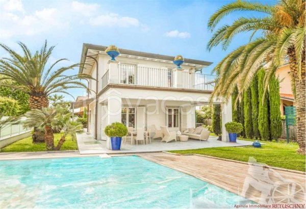 casa indipendente in vendita a Forte dei Marmi in zona Vittoria Apuana