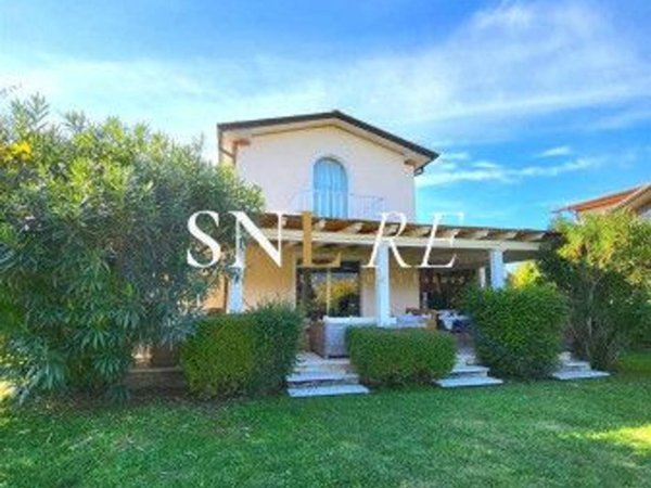 casa indipendente in vendita a Forte dei Marmi