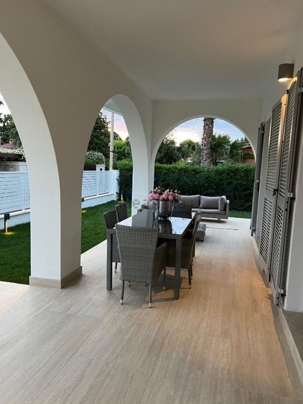 casa indipendente in vendita a Forte dei Marmi