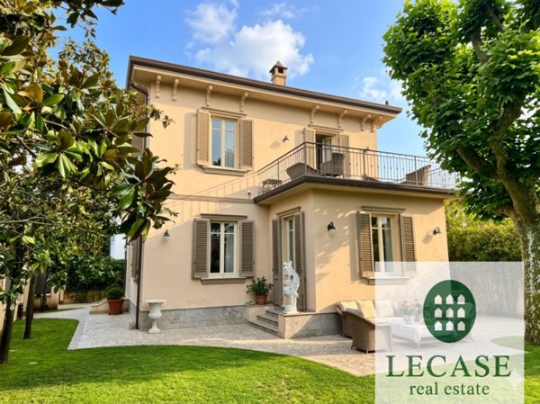 casa indipendente in vendita a Forte dei Marmi