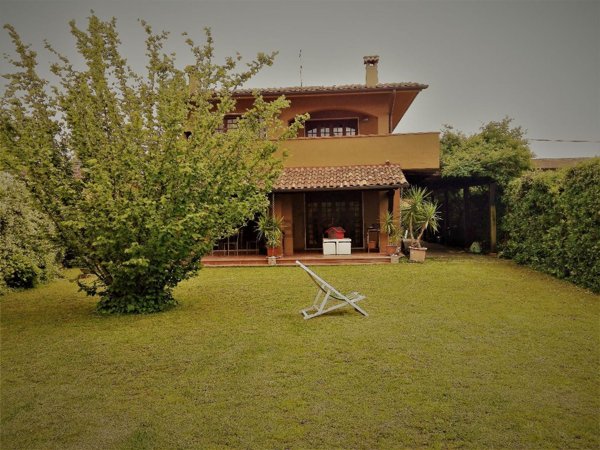 casa indipendente in vendita a Forte dei Marmi