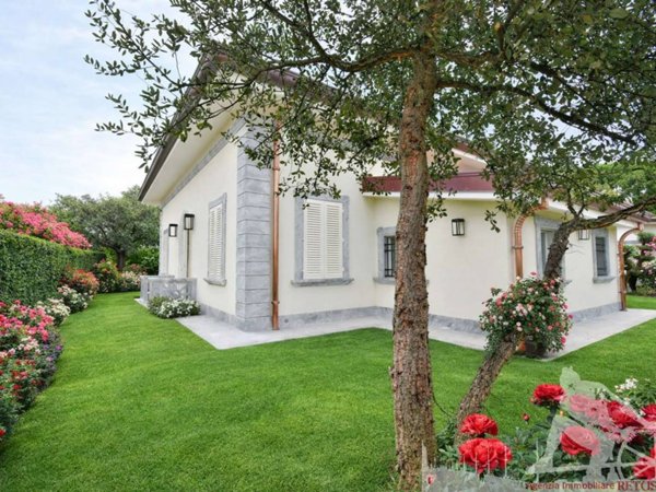 casa indipendente in vendita a Forte dei Marmi